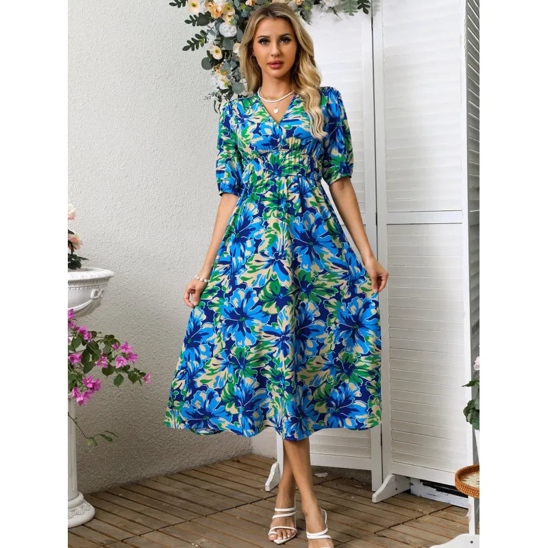 – kurzärmeliges maxikleid mit romantischem blumendruck