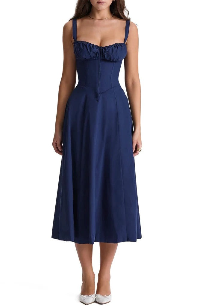 Blossom – Geblümtes, figurbetontes Kleid mit geformter Taille