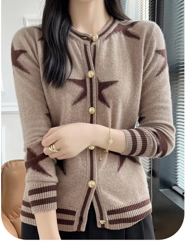 WW | Wollstrickjacke Damen Mit Sternenmuster Und Goldknöpfen