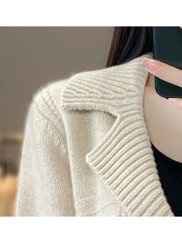 WW | Wollstrickjacke Damen Mit Breitem Kragen Und Großen Knöpfen