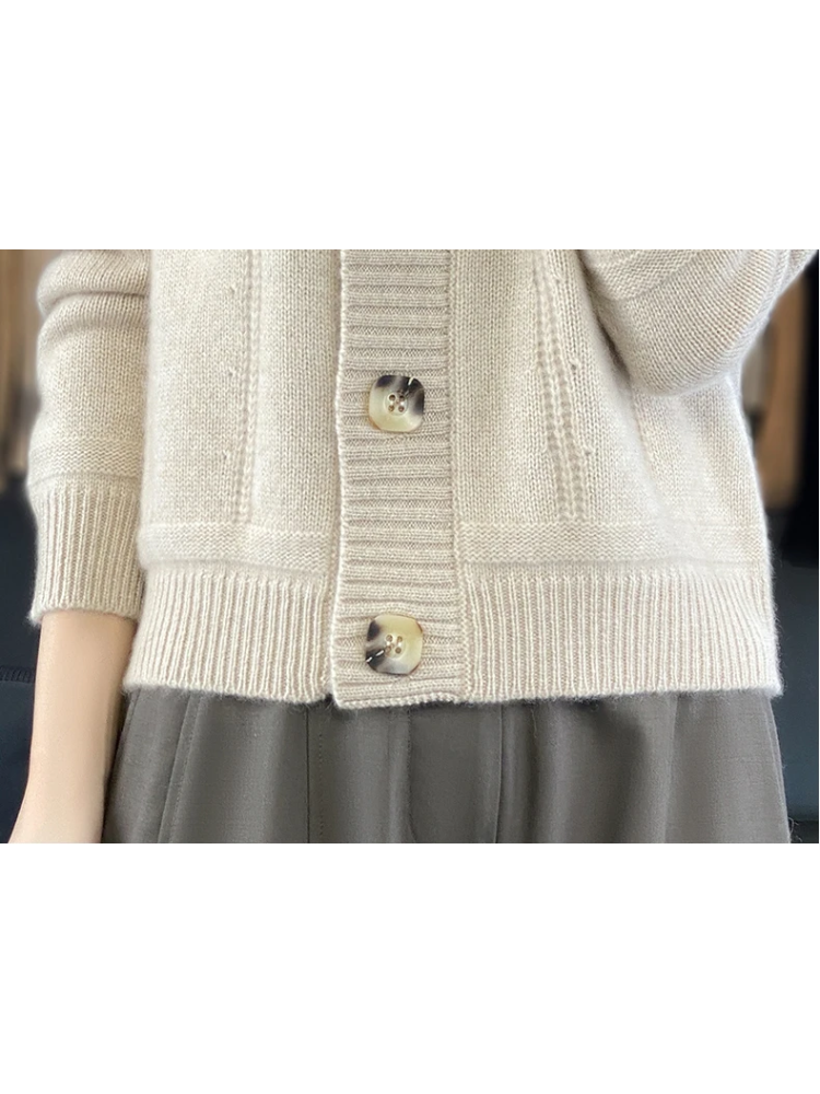 WW | Wollstrickjacke Damen Mit Breitem Kragen Und Großen Knöpfen