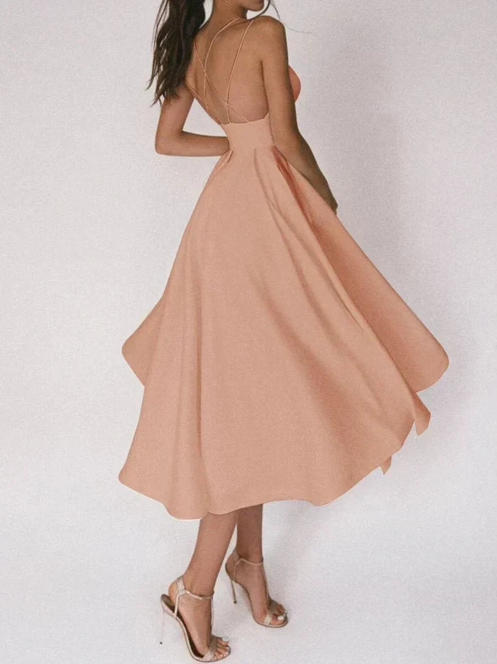 Elegantes Damenkleid mit V-Ausschnitt