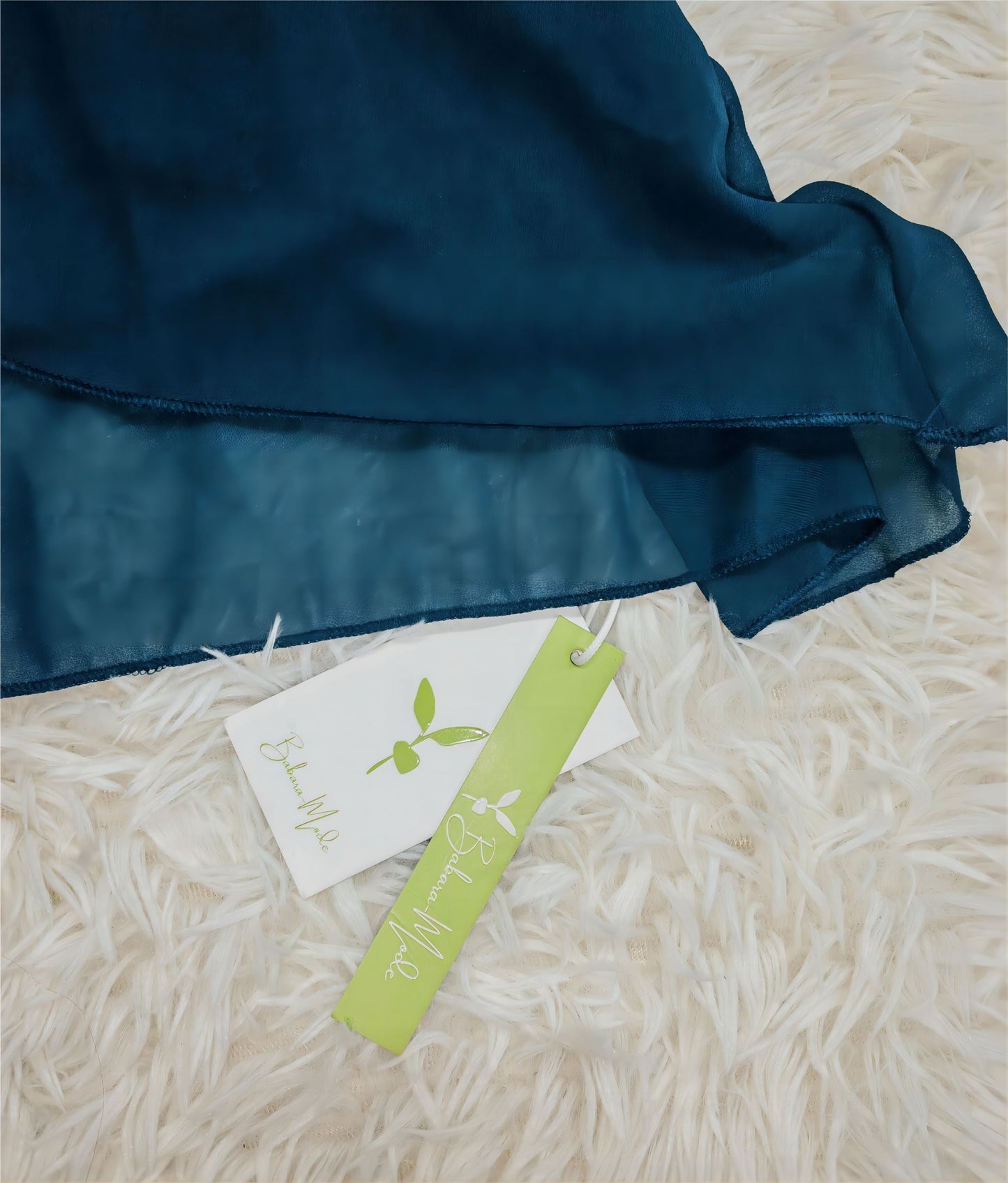 Zeitloses Damenkleid - 2024 edition