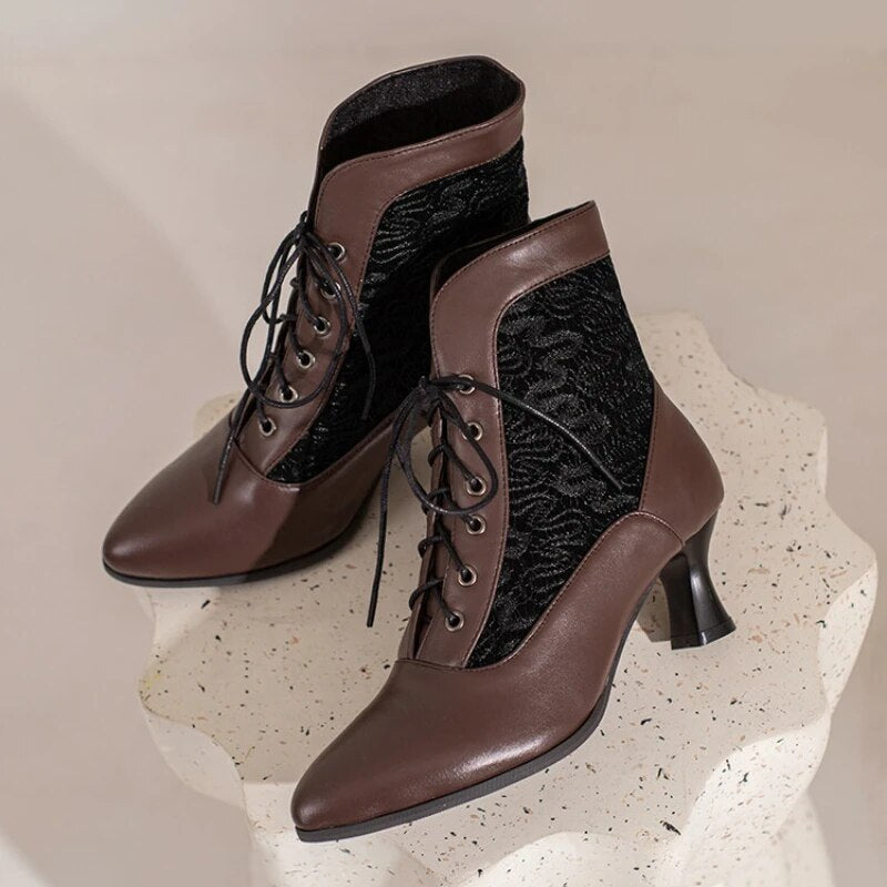 Damen Knöchelstiefel aus Leder mit Spitzenabsätzen