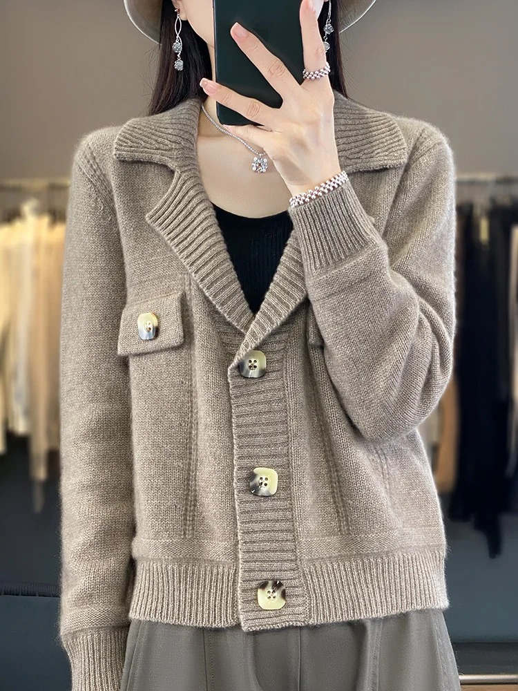 WW | Wollstrickjacke Damen Mit Breitem Kragen Und Großen Knöpfen