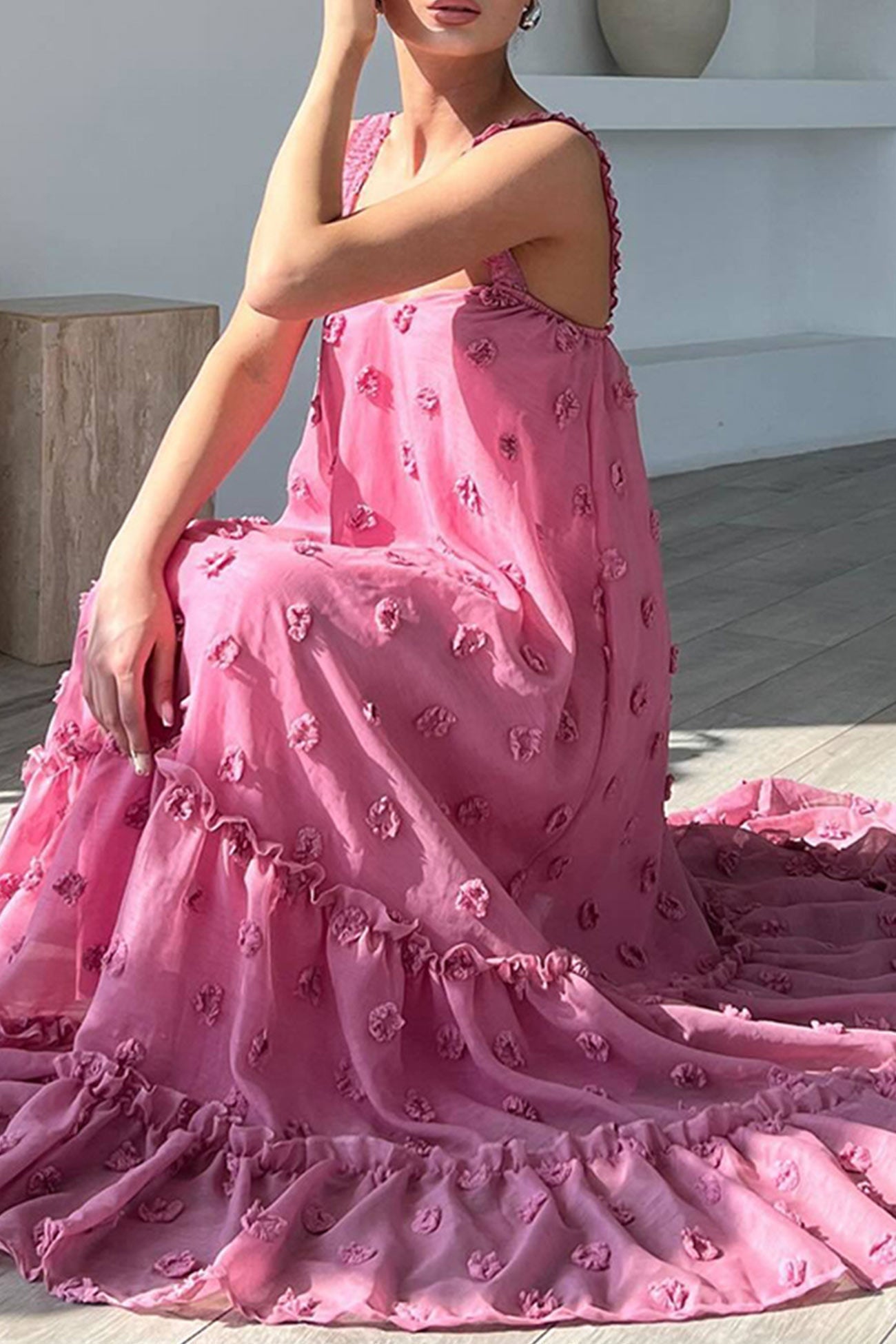 Blumenkleid mit breitem Saum