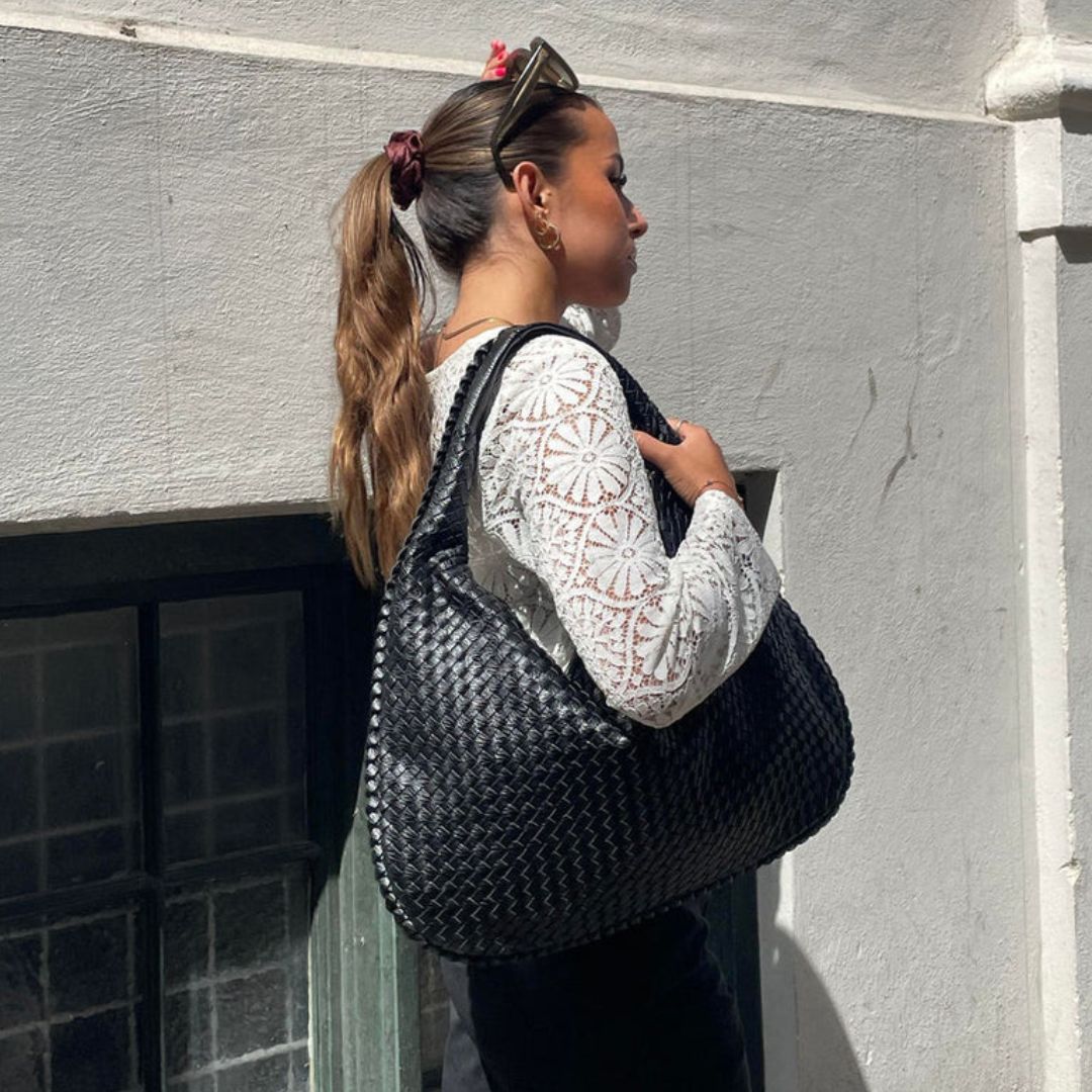 Amore Hobo-Tasche aus veganem Leder