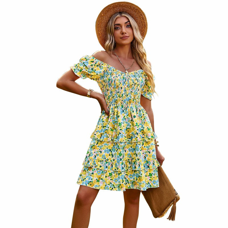 Blütenblätter und Rüschen Kleid
