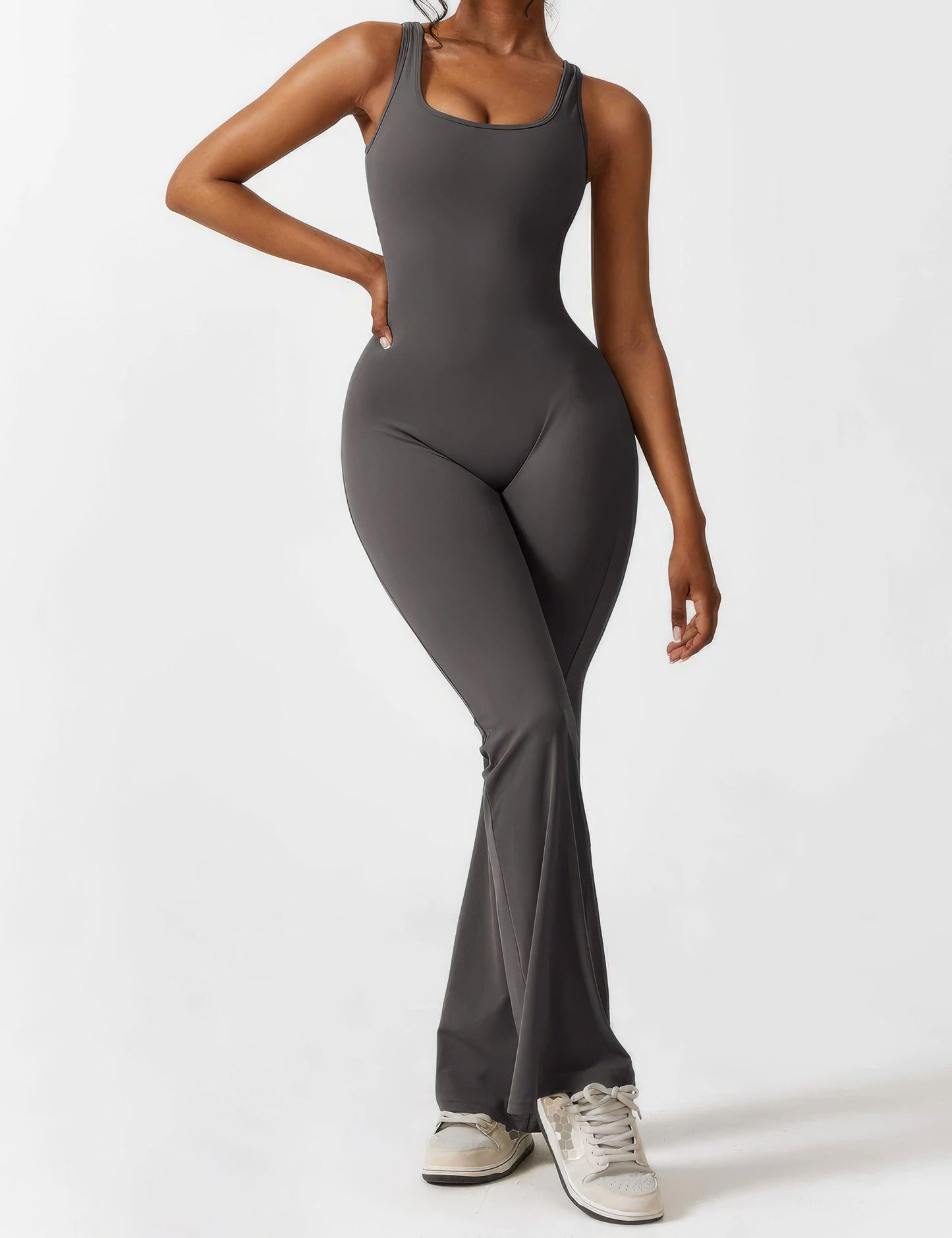 Merche Jumpsuit mit V-förmigem Rücken