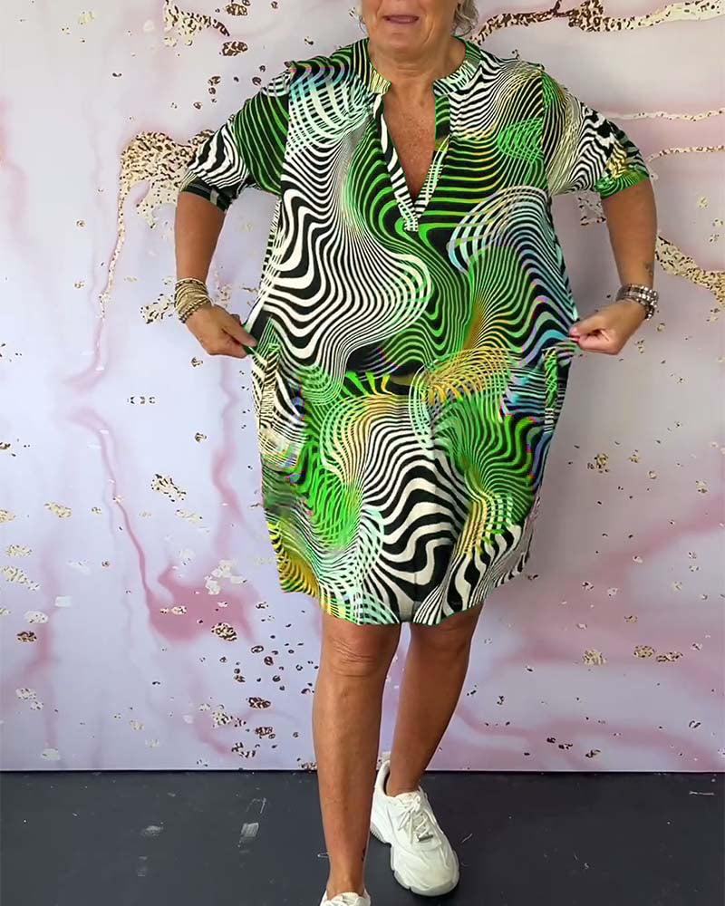 Bedrucktes Kleid mit Zickzackmuster Farbig