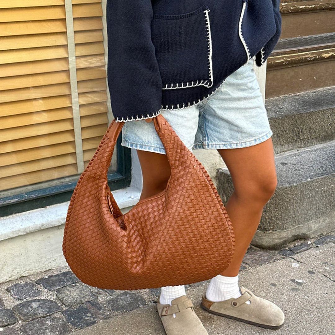 Amore Hobo-Tasche aus veganem Leder