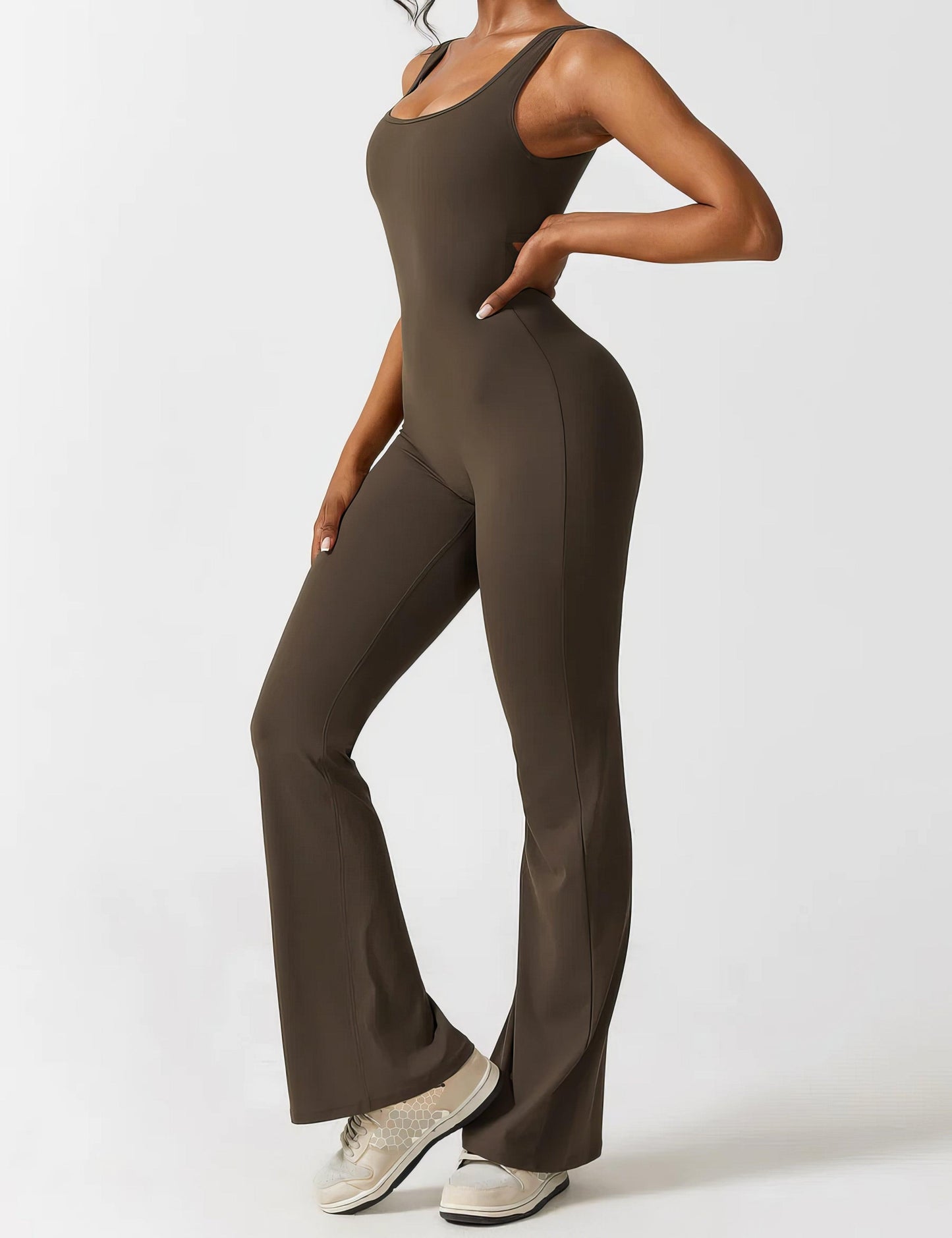 Merche Jumpsuit mit V-förmigem Rücken