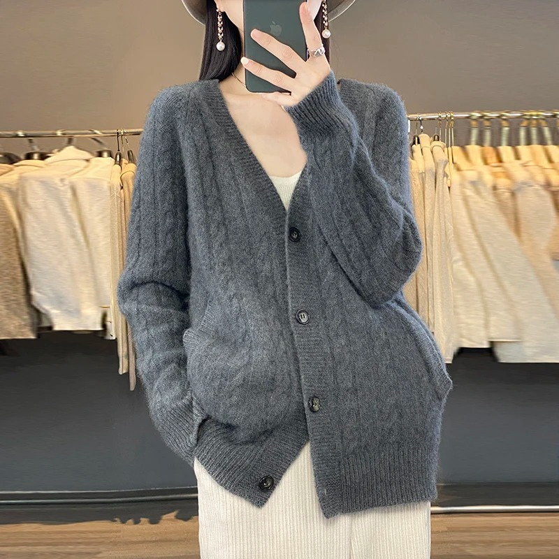 WW | Wollstrickjacke Damen Mit Zopfmuster Und V-ausschnitt, Knopfleiste