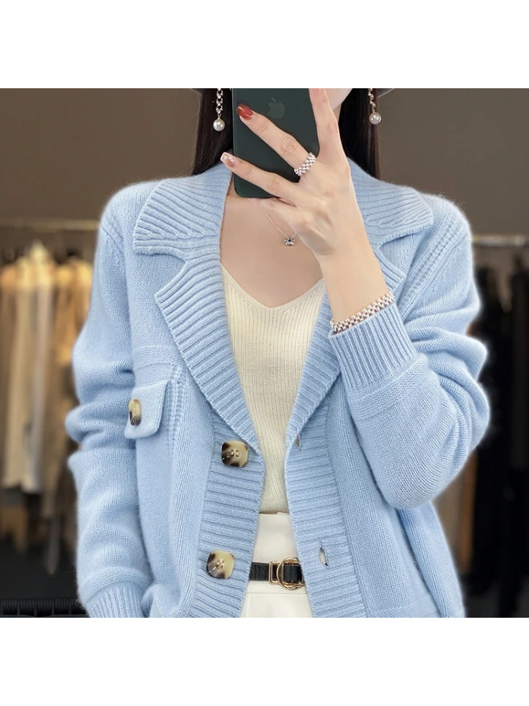 WW | Wollstrickjacke Damen Mit Breitem Kragen Und Großen Knöpfen