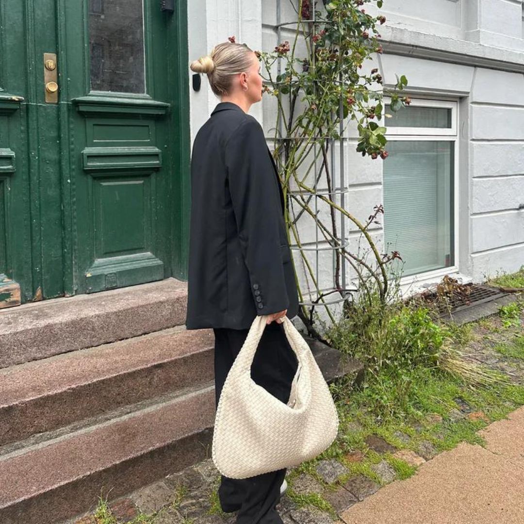 Amore Hobo-Tasche aus veganem Leder