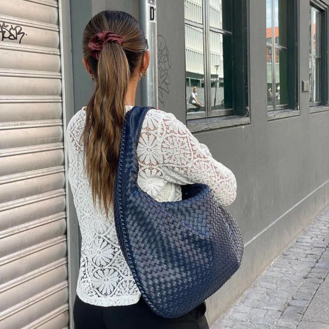 Amore Hobo-Tasche aus veganem Leder