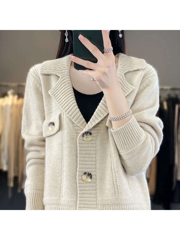 WW | Wollstrickjacke Damen Mit Breitem Kragen Und Großen Knöpfen