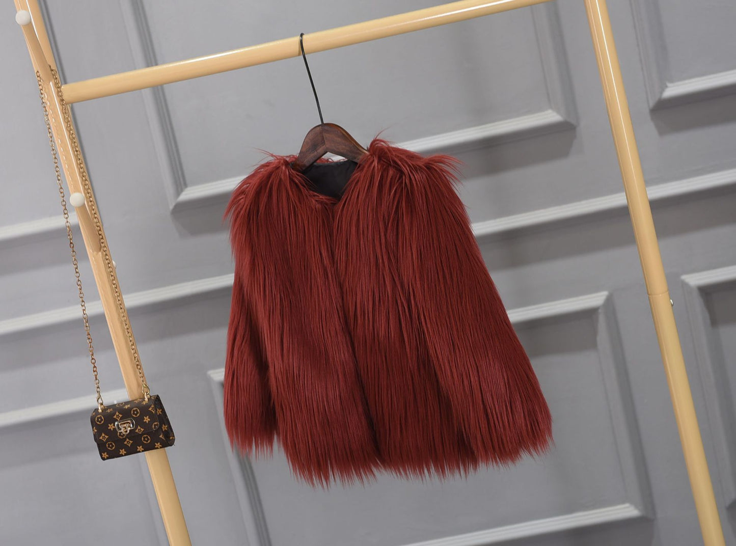 Damen Luxuriöser Kunstpelzjacke mit voluminösem Kragen Merchesia