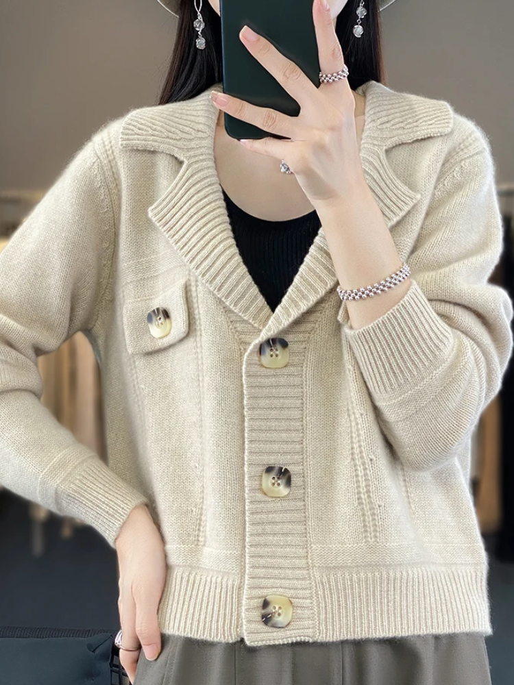WW | Wollstrickjacke Damen Mit Breitem Kragen Und Großen Knöpfen