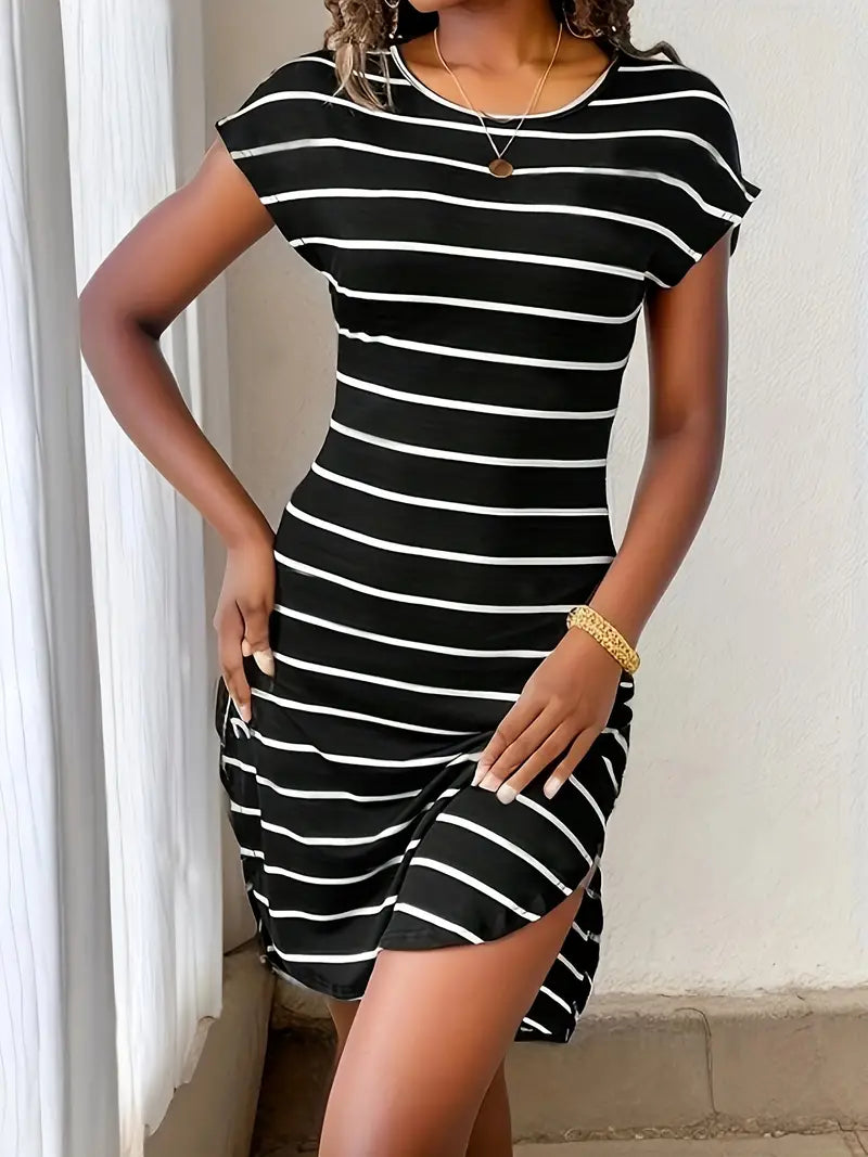 – gestreiftes, geschlitztes kleid mit rundhalsausschnitt für frühling und sommer
