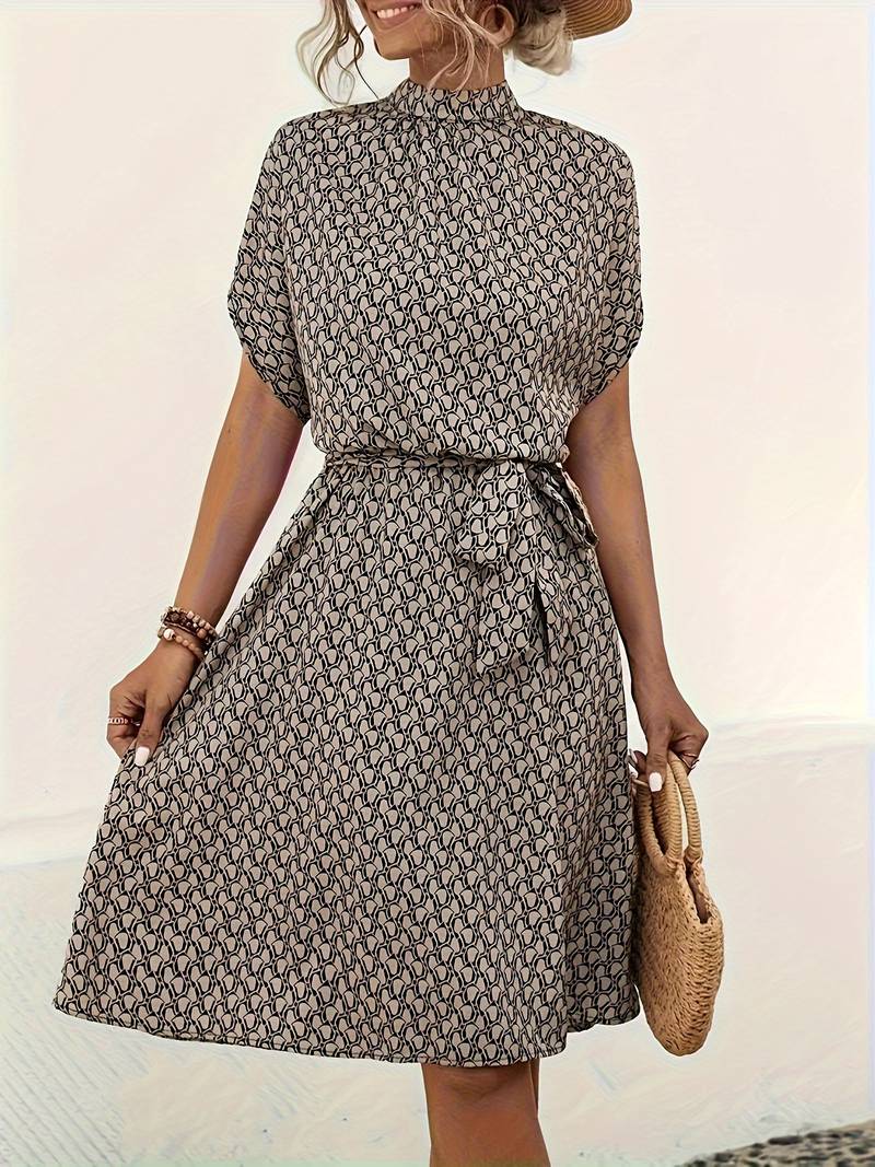 – allover-print-gürtelkleid für frühling und sommer