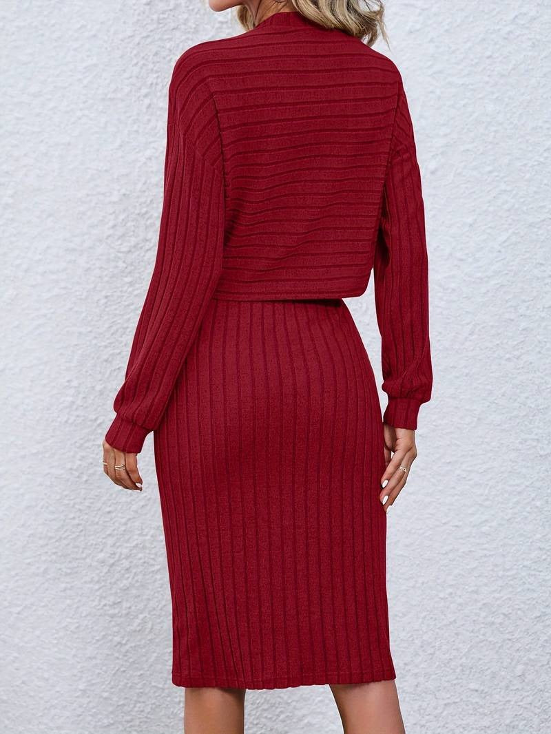 Merche und stilvolles Strickensemble aus Pullover und Rock