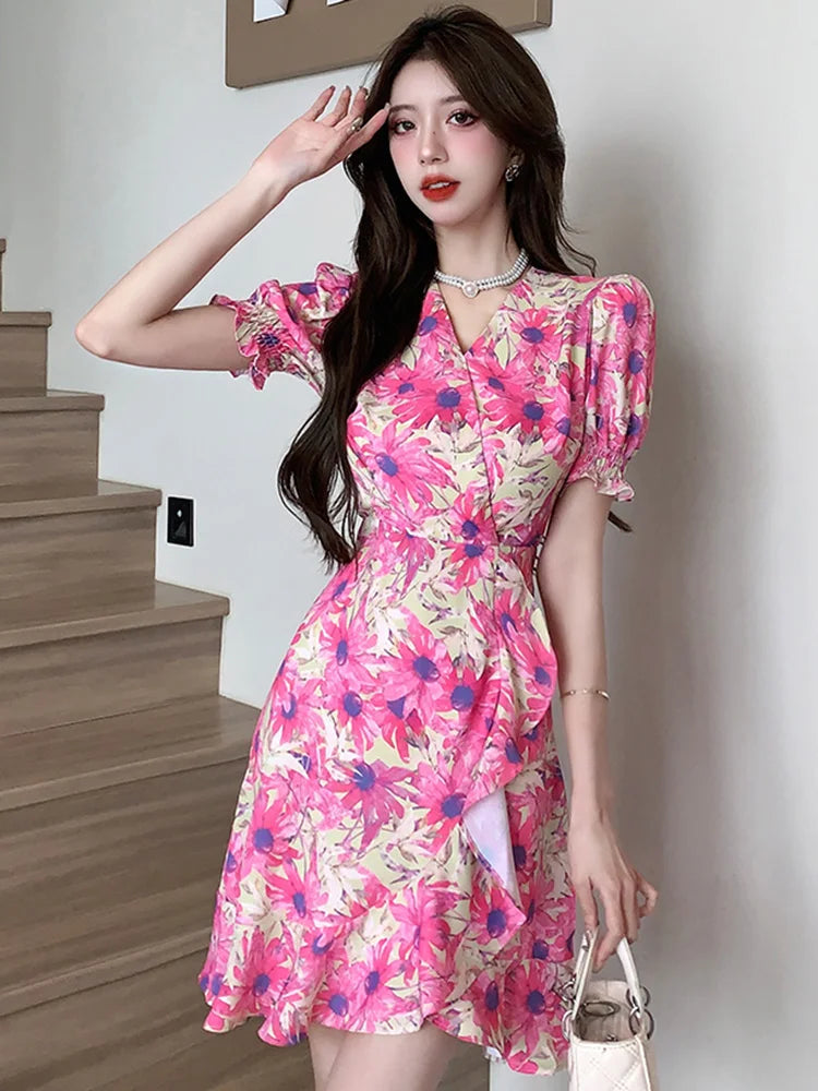 Bohemian Blumenkleid mit V-Ausschnitt und Puffärmeln
