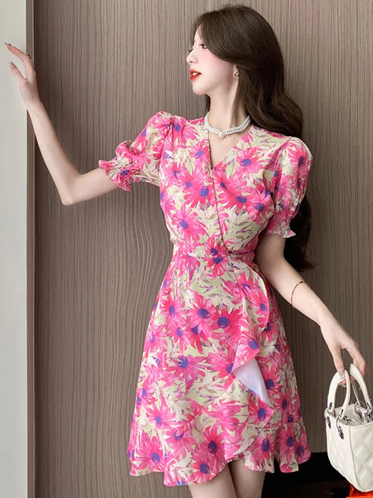 Bohemian Blumenkleid mit V-Ausschnitt und Puffärmeln