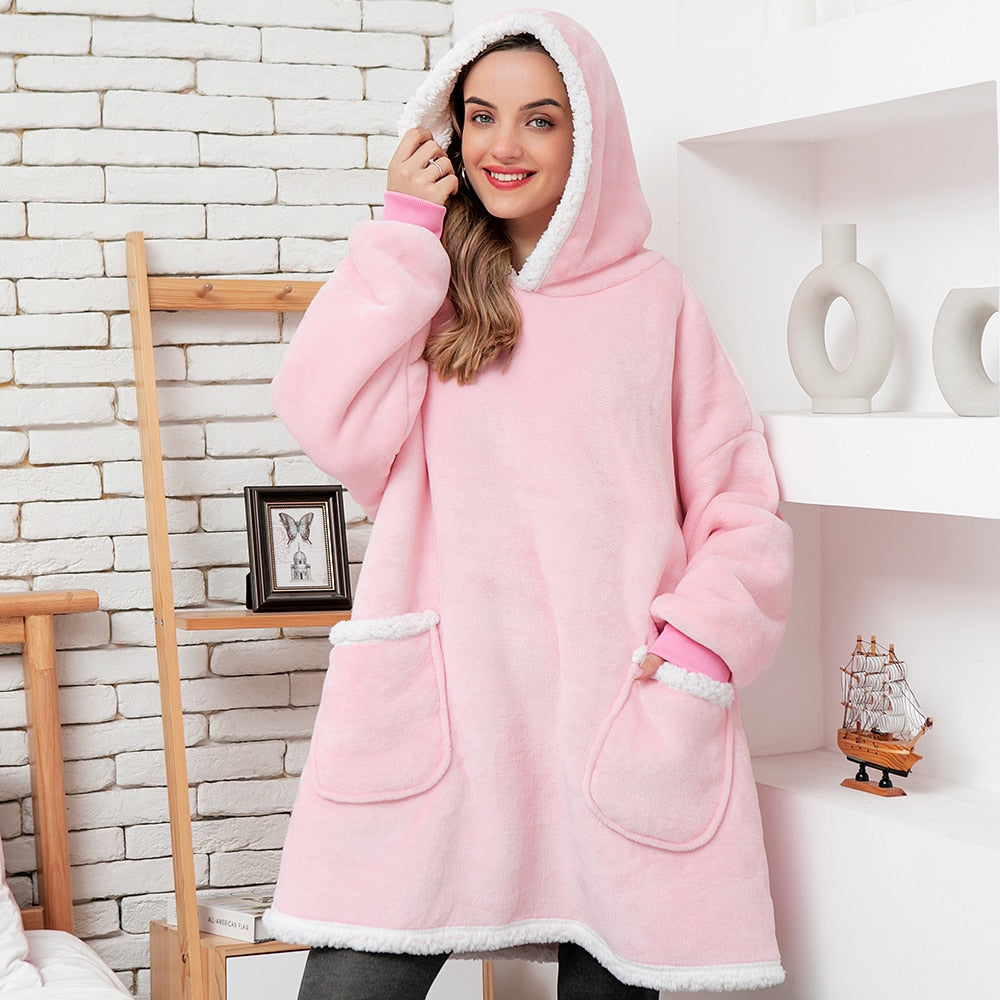 WW | Weicher Kapuzenpulli Und Bequeme Decke in Einem!