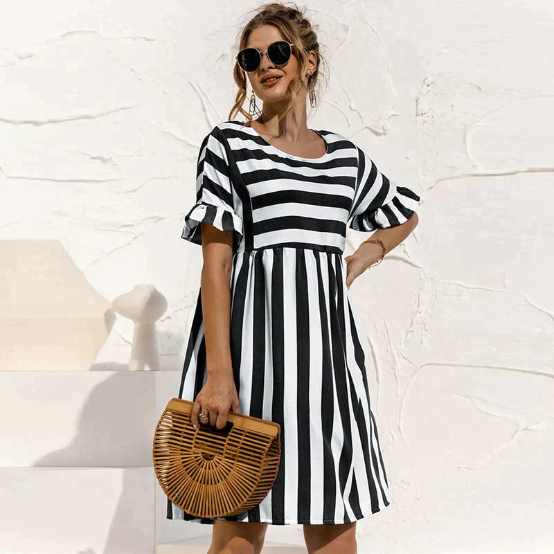 Gestreiftes kurzärmeliges Kleid für Frauen