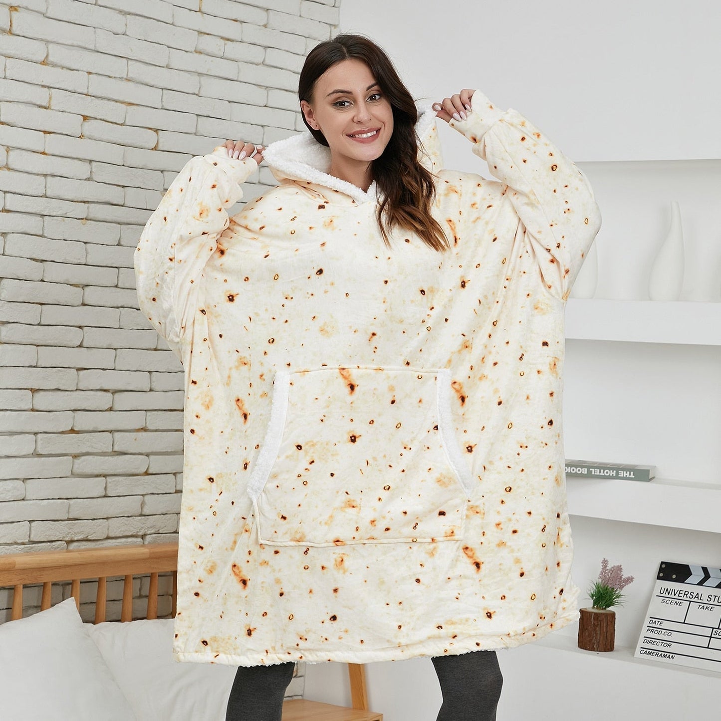 WW | Weicher Kapuzenpulli Und Bequeme Decke in Einem!