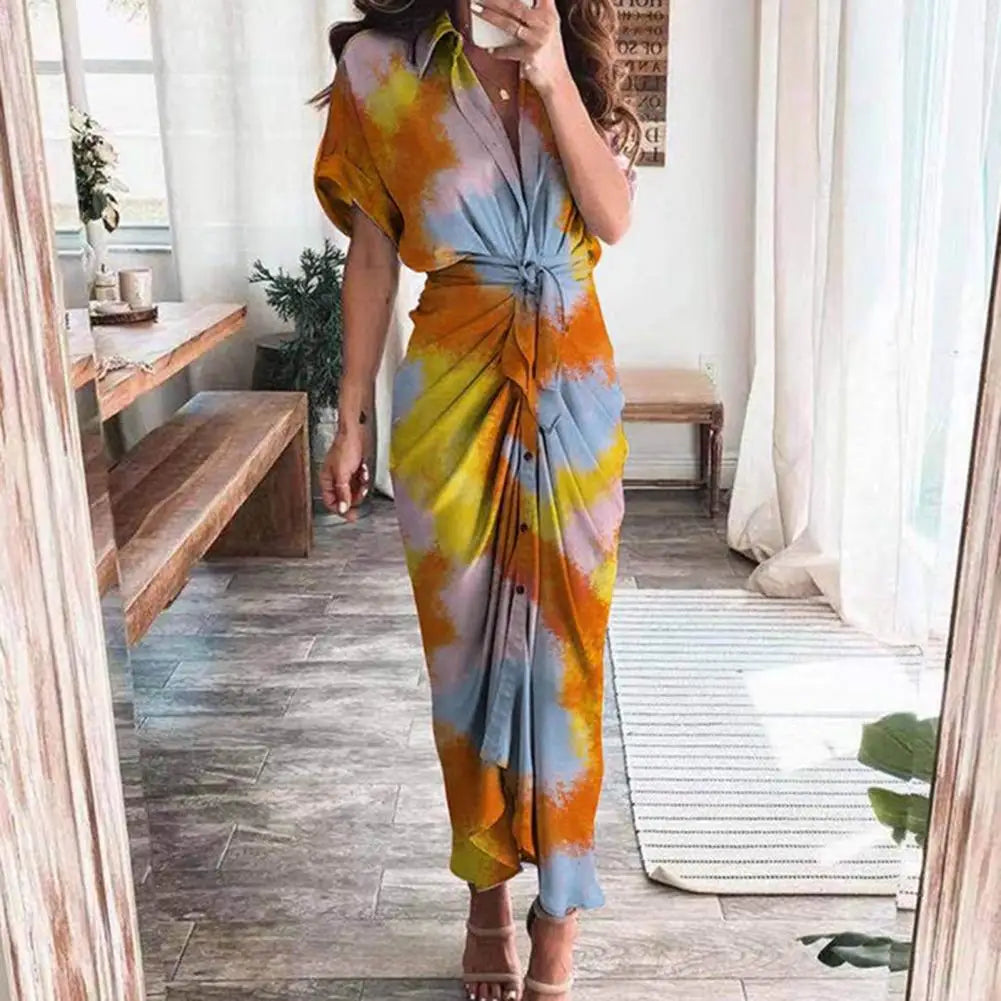 Drapiertes Maxikleid mit Blumenmuster und Umlegekragen