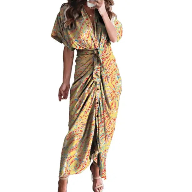 Drapiertes Maxikleid mit Blumenmuster und Umlegekragen