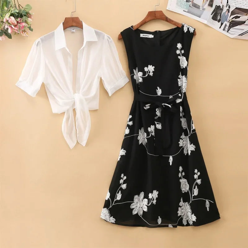 Zweiteiler-Kleid mit Blumenstickerei