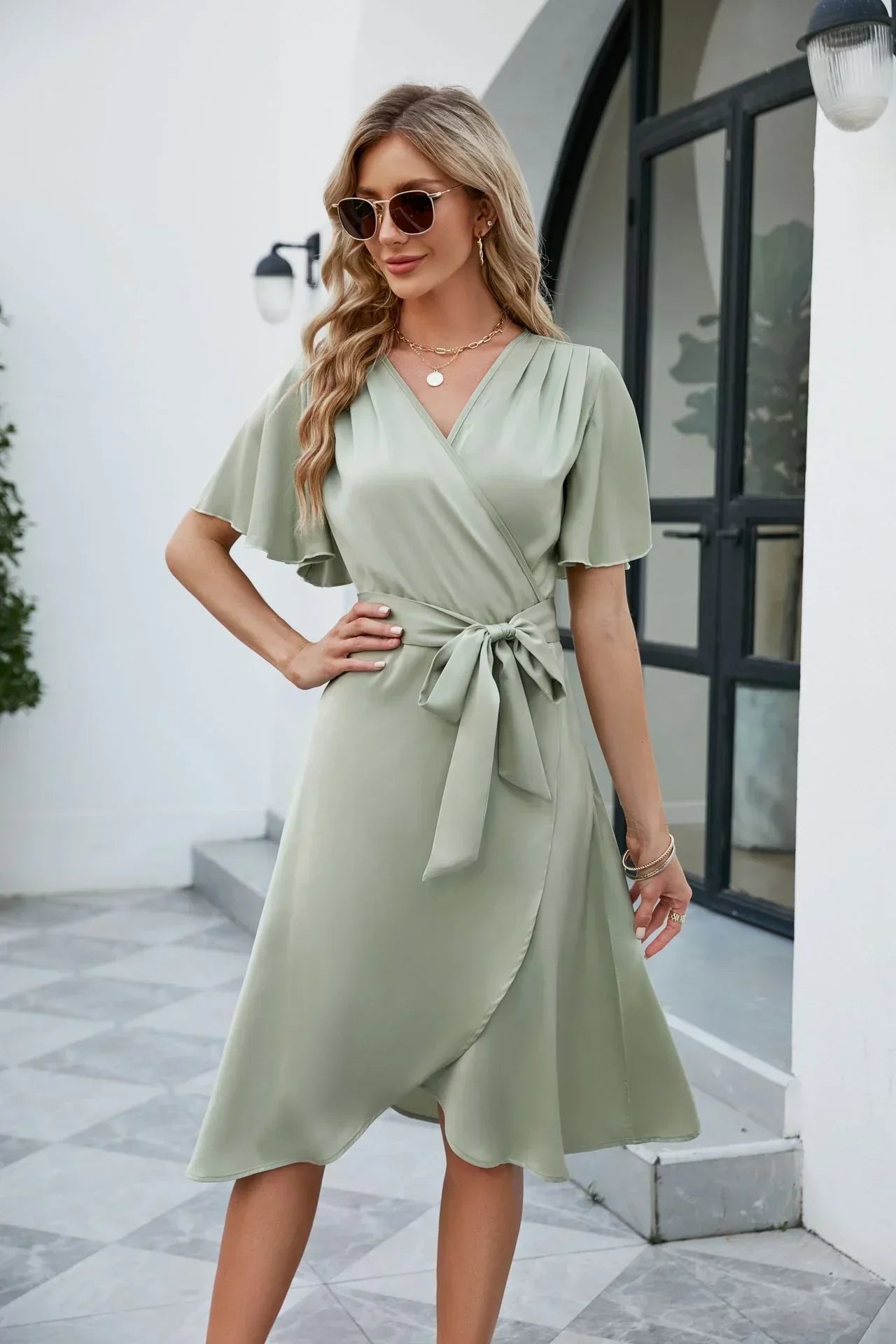 Merche | Bequeme Sommerkleider Aus Satin Mit Tailliertem Schnitt Für Frauen