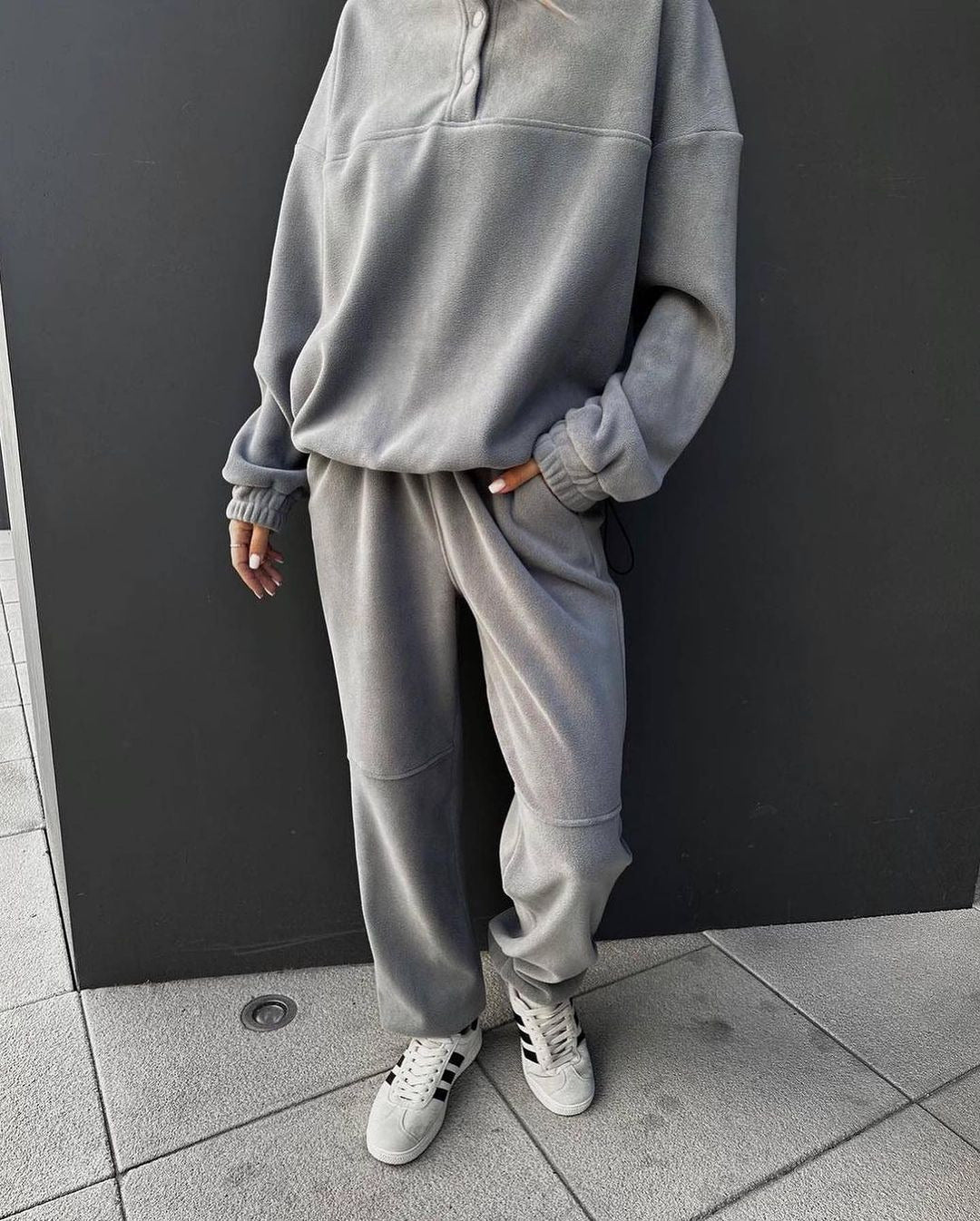 Damen Freizeitlicher Fleece-Pullover mit halber Knopfleiste und lässigem Schnitt Merchesia