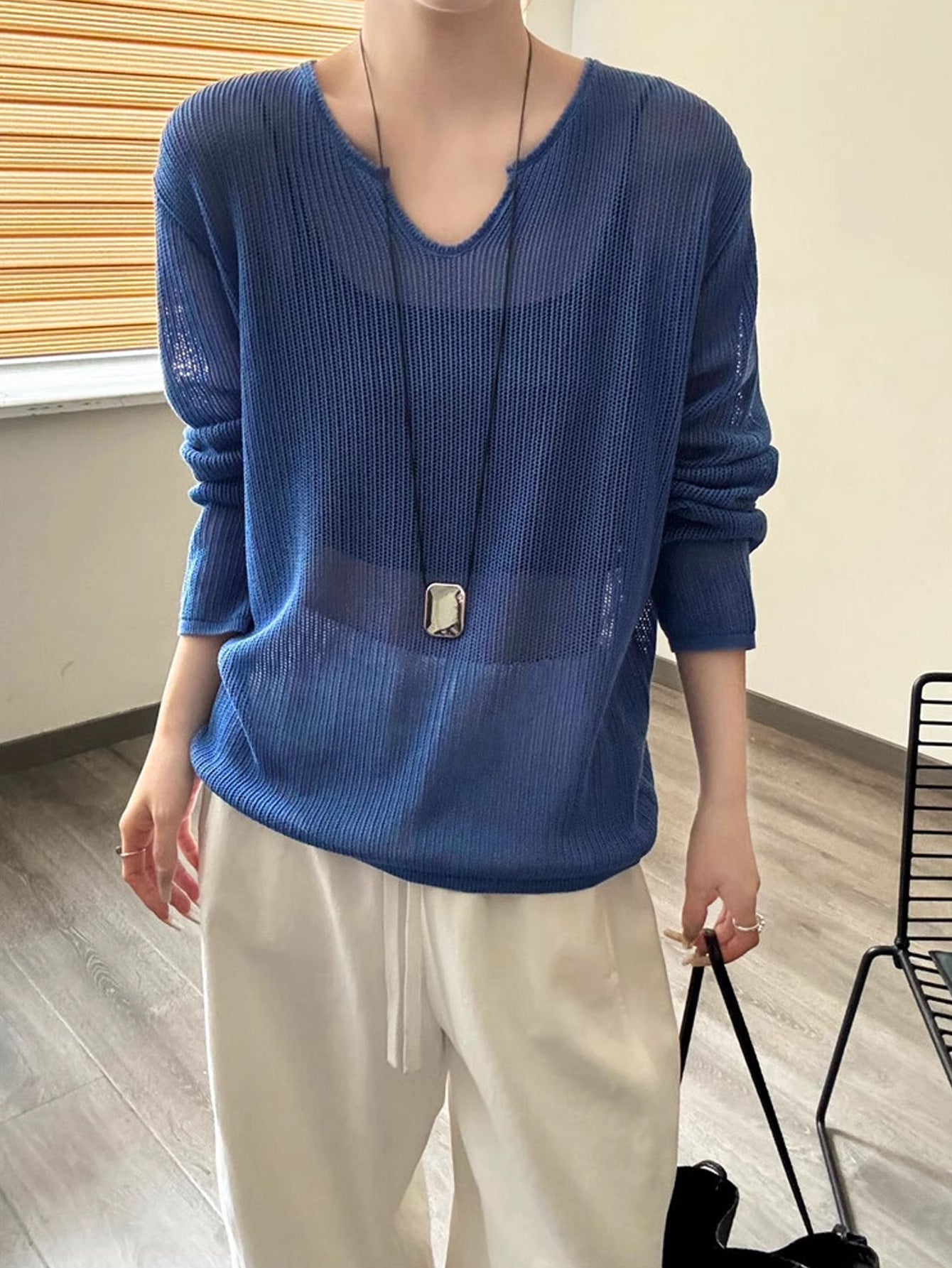 Damen luftiger Strickpullover mit V-Ausschnitt und lässigem Schnitt Merchesia