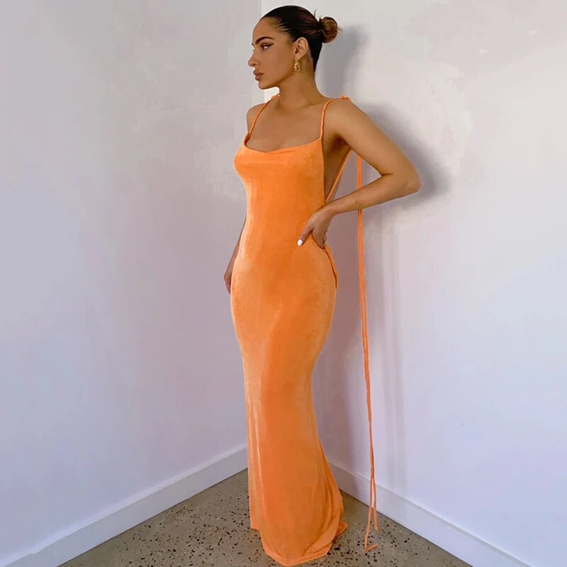 Merche Sommerkleid mit Sling-Detail am Rücken und rückenfreiem Design