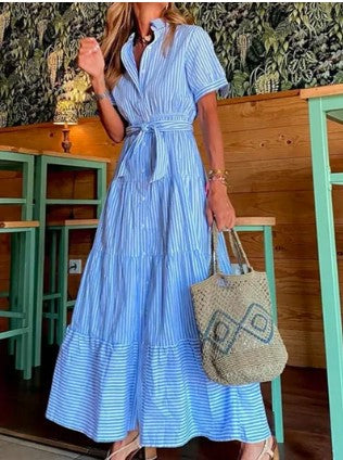 – blau gestreiftes maxikleid