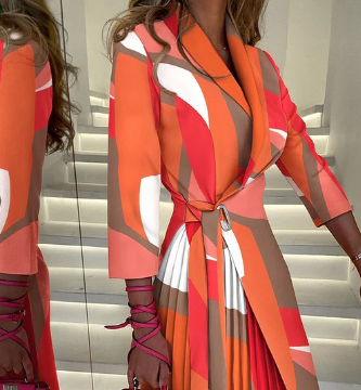 – blazerkleid mit patchwork-goldfisch-print