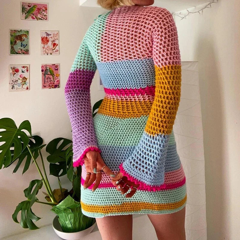 Buntes Häkelkleid mit Langen Ärmeln
