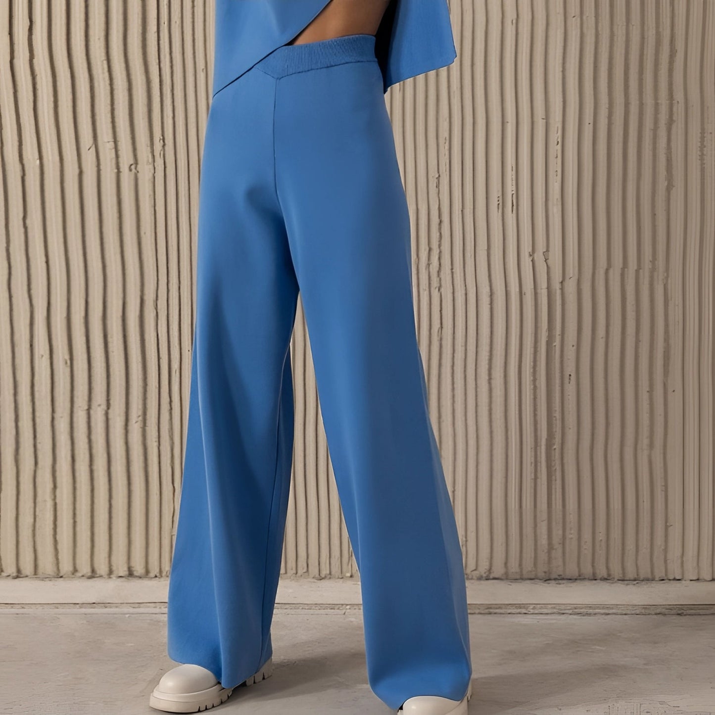 Merche Damenanzug - Hochkragenbluse & Weite Hosen
