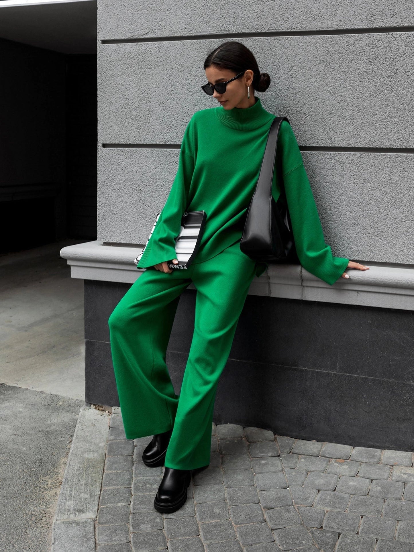 Merche Damenanzug - Hochkragenbluse & Weite Hosen