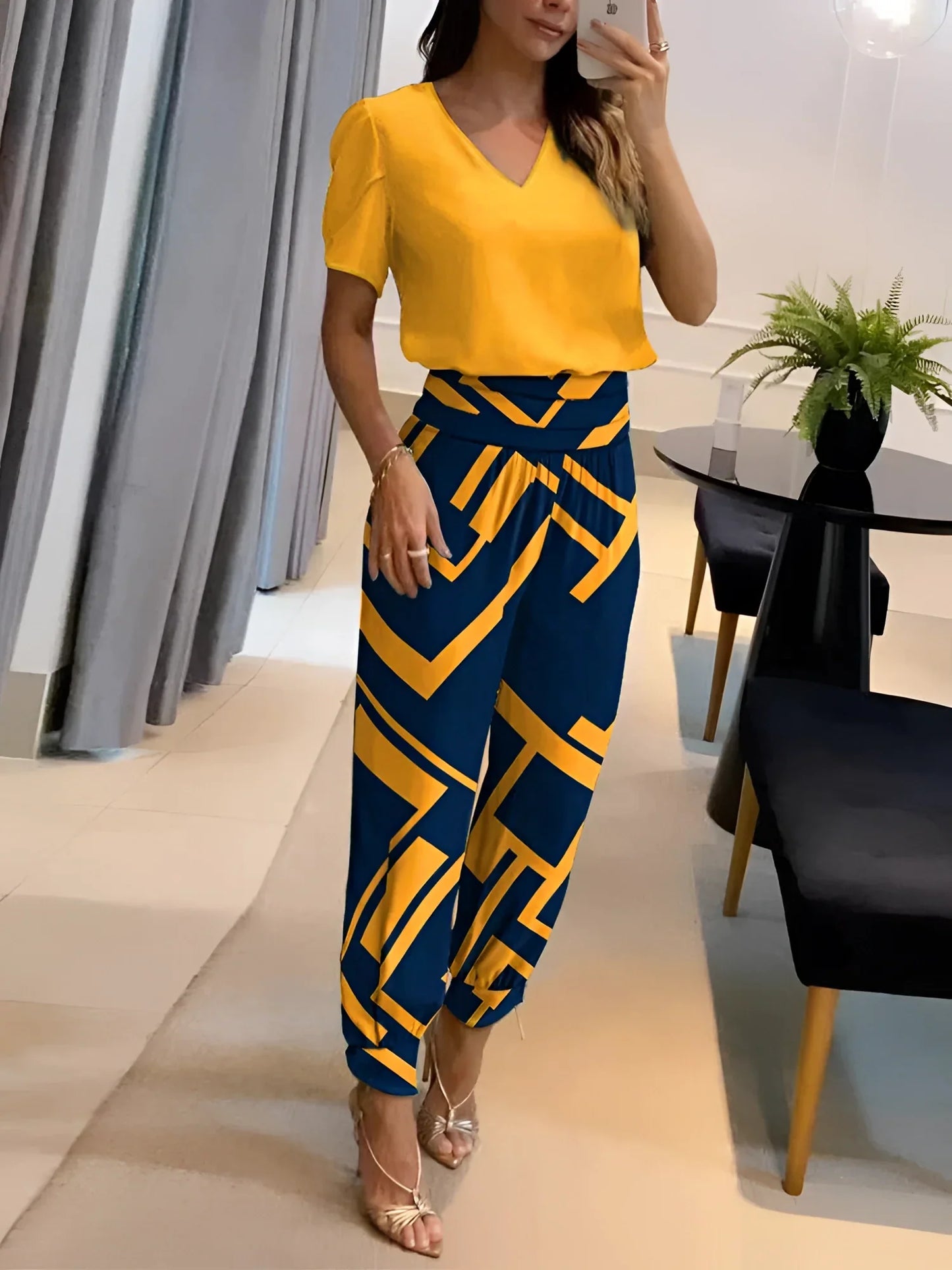 Merche V-Ausschnitt Bluse & Elastik-Hosen - Sommer Chic Zweiteiler