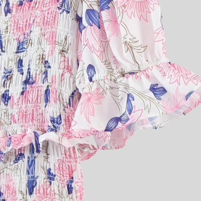Blumenkleid mit Puffärmeln