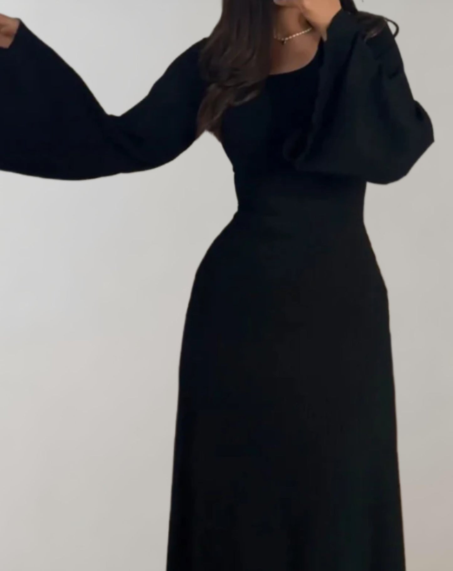 bodycon Kleid mit langen Ärmeln und rundem Ausschnitt für Damen | Noemie