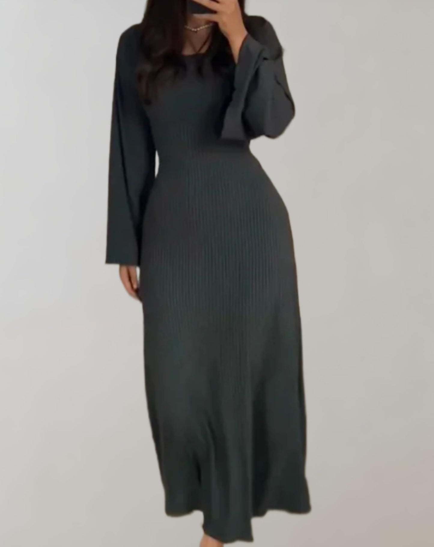 bodycon Kleid mit langen Ärmeln und rundem Ausschnitt für Damen | Noemie