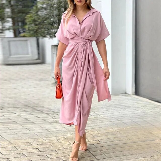 Kleid mit V-Ausschnitt und Gürtel um die Taille | Rosalie