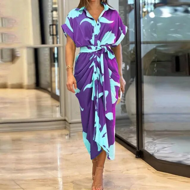 Kleid mit V-Ausschnitt und Gürtel um die Taille | Rosalie