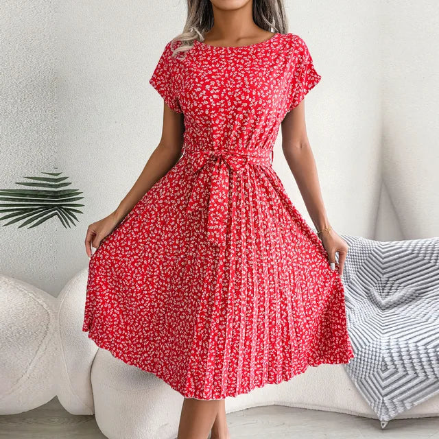 – blaues sommerkleid mit blumenmuster
